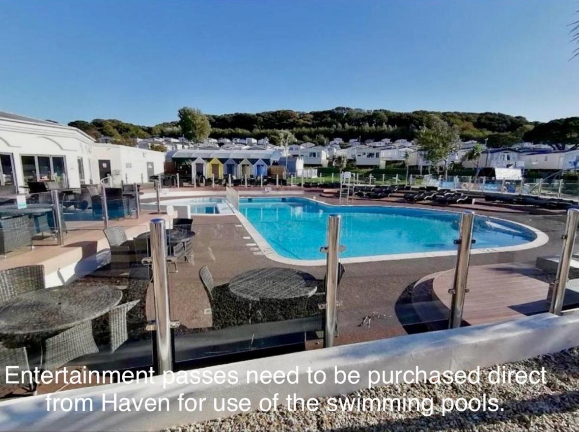 The Fleet Retreat Hotel Wyke Regis ภายนอก รูปภาพ